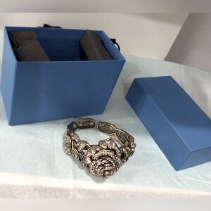 HEIDI DAUS Disney's Beauty/ Beast "Enchanted Beauty"
(Crystal) Size S/M Bracelet